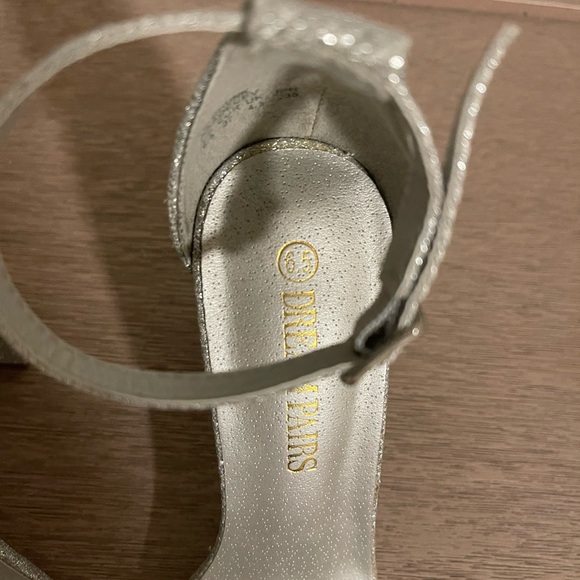 Dream Pairs Silver Strapped Block Heeled Sandals - Picture 4 of 4